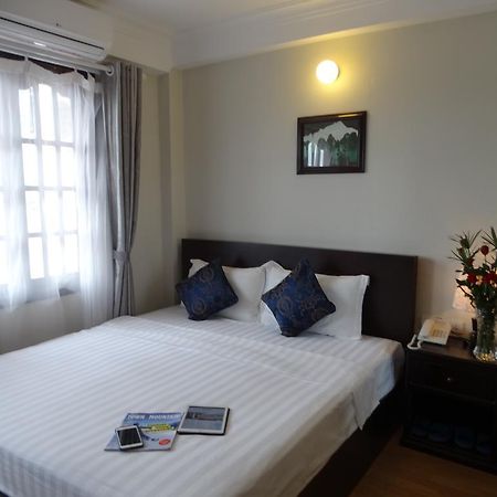 נה טראנג Pho Bien Hotel מראה חיצוני תמונה