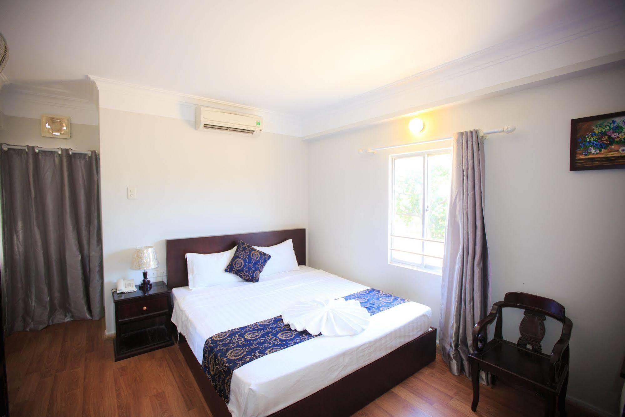 נה טראנג Pho Bien Hotel מראה חיצוני תמונה