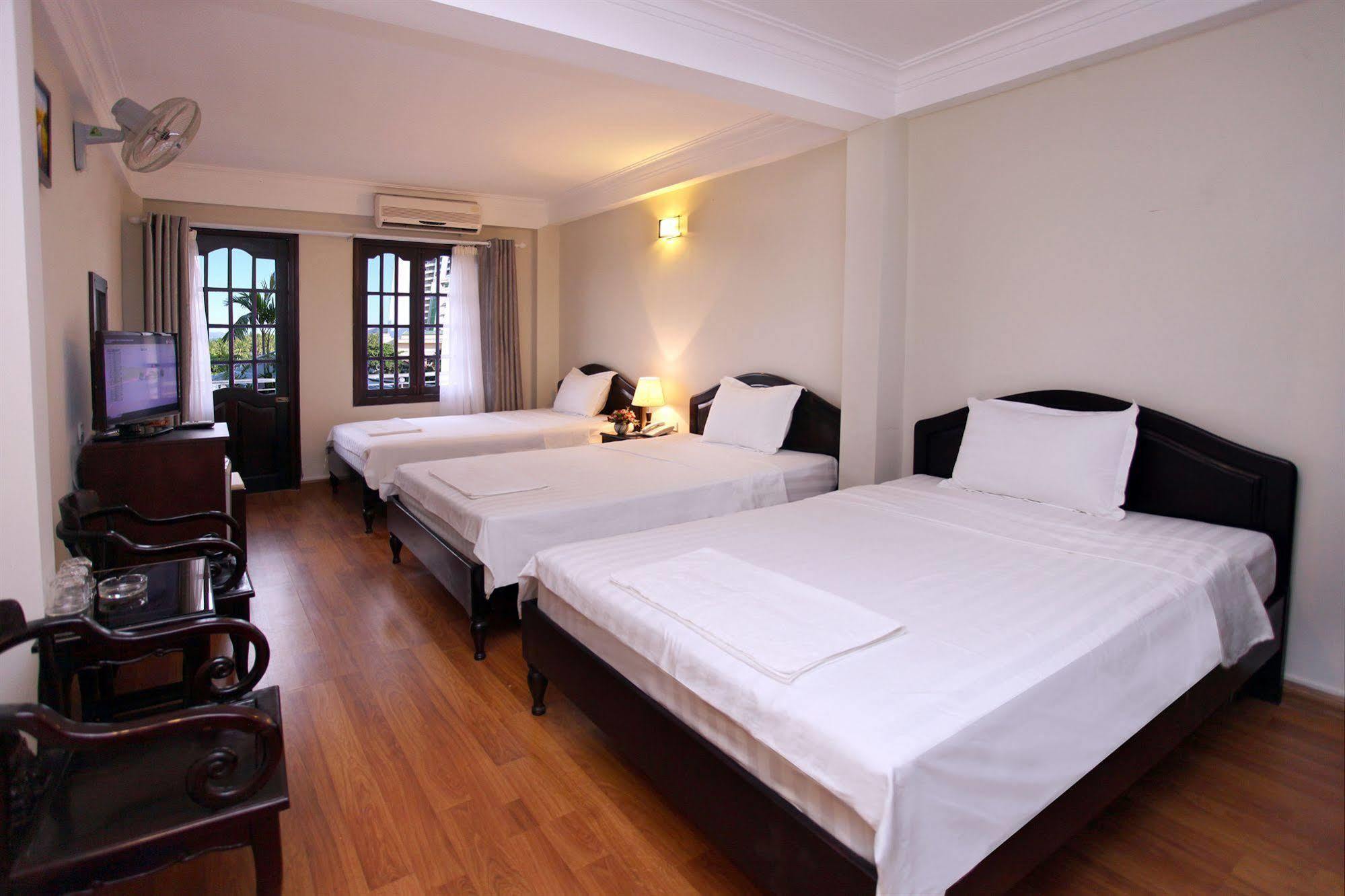 נה טראנג Pho Bien Hotel מראה חיצוני תמונה